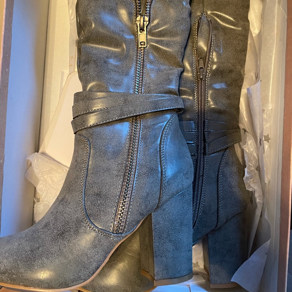 Very G Boots NIB size 7